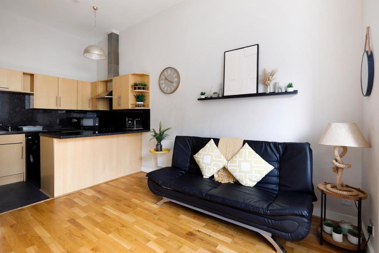 Great 2 Bedroom Apt By The Beach And Town Hove Exteriér fotografie